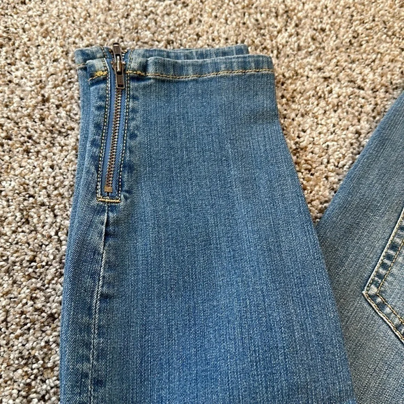 CAbi Midrise Ankle Jeans, Size 6, NWOT - Picture 3 of 5